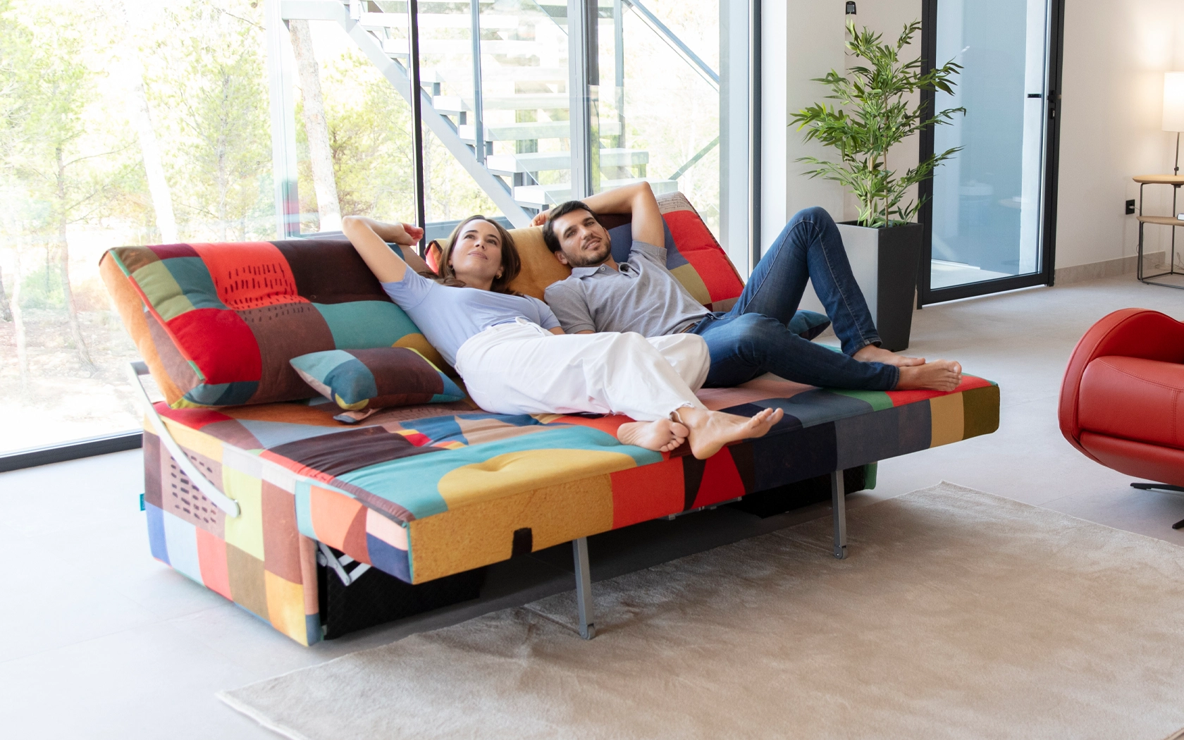 Llega un nuevo sofá a Ikea que se convierte en cama de matrimonio  'japonesa': a